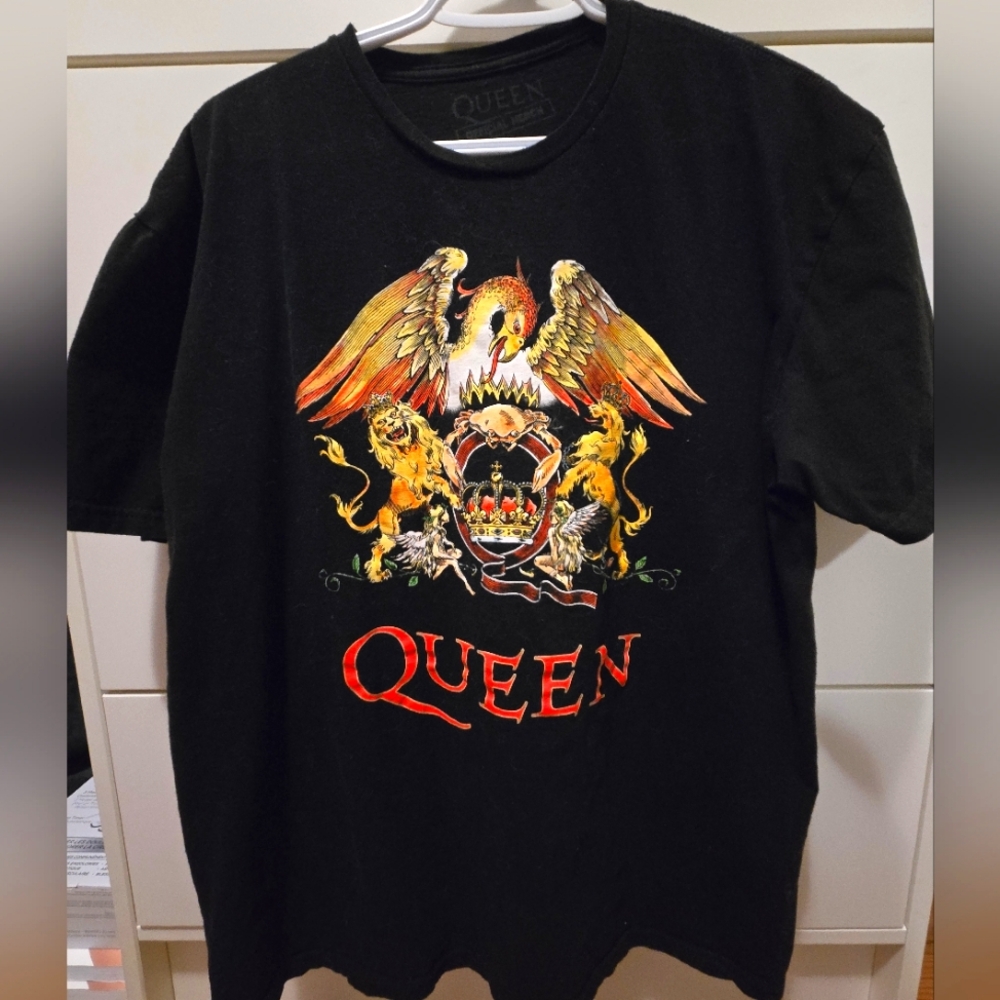 QUEEN T SHIRT XL